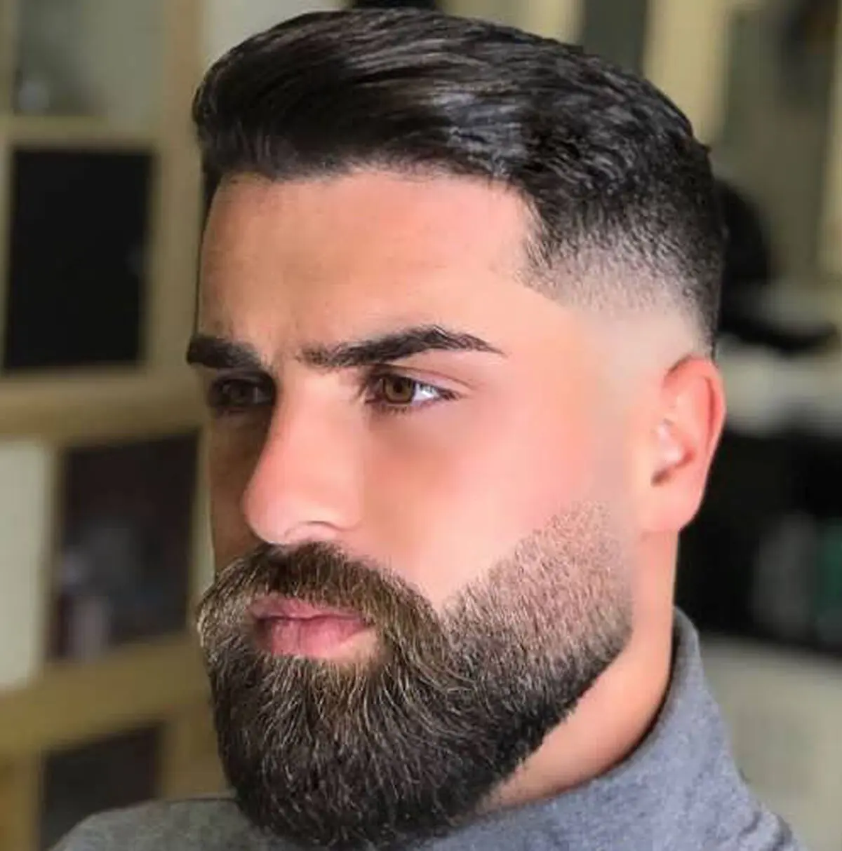 ریش گرد و کوتاه