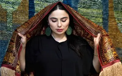 تلاش های شیدا یوسفی برای شیک و یکی شدن با آثار هنری نمایشگاه نقاشی با شکست مواجه شد