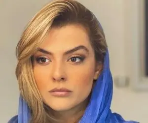 عکس دنیا مدنی با لباس جذاب قرمز و گوشواره جذاب تر اش!