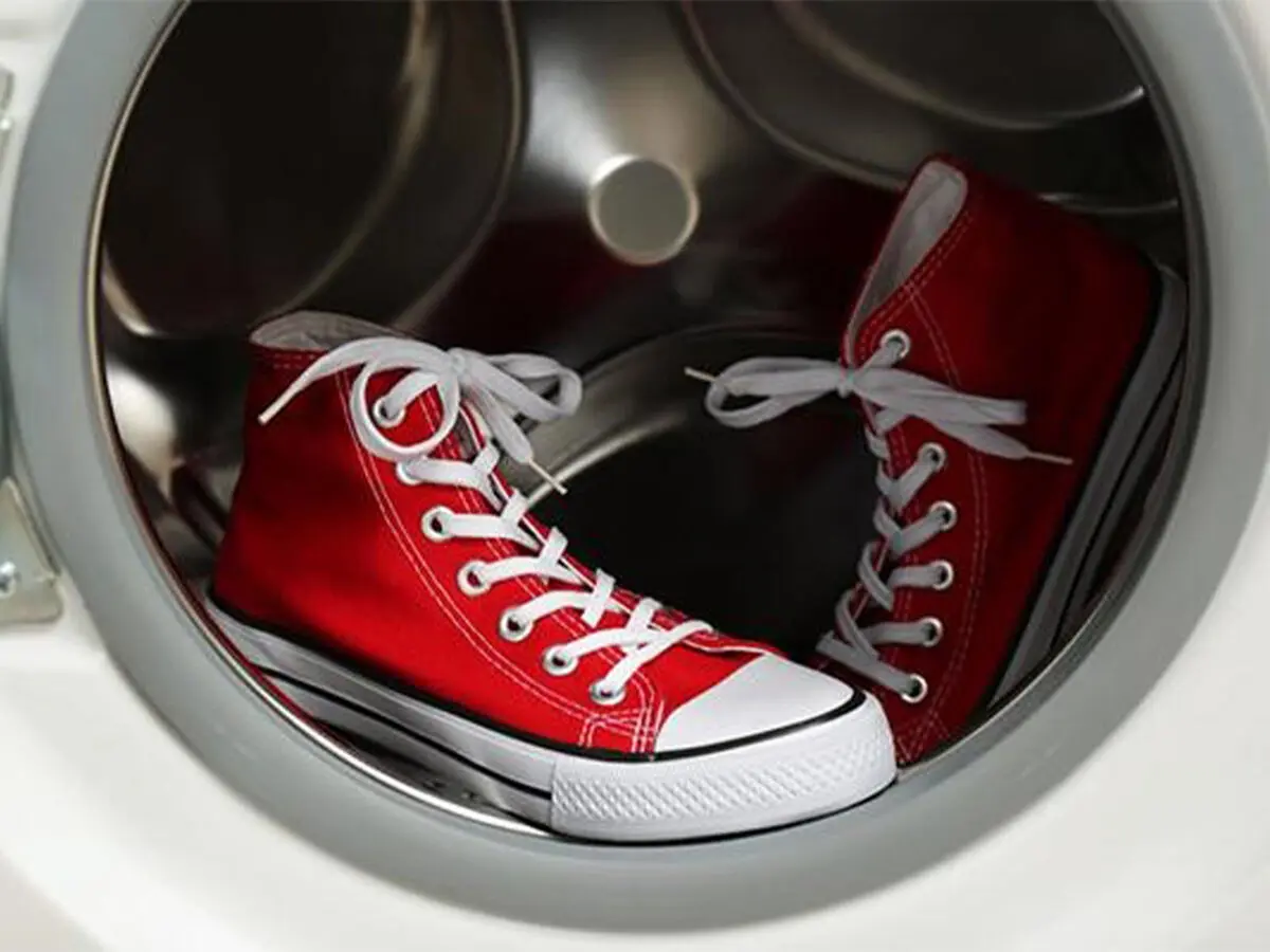 washing-shoes-in-washing-machine