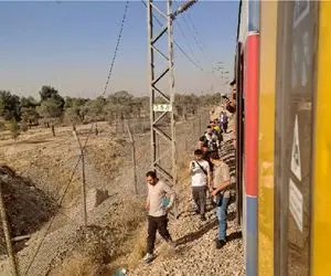 اختلال در خط ۵ مترو کرج به دلیل نقص فنی