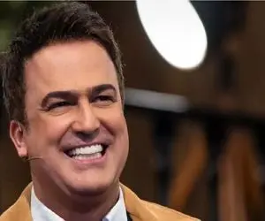 خاطره مفرح حامد آهنگی که پشت تلفن میهوله یچی میگه منشوری/ واکنش بعدش روده برت میکنه