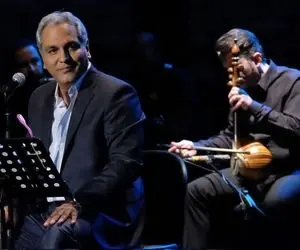 آواز اصیل؛ همین که مهران مدیری شروع کرد به خوندن آهنگ خواننده اونور آبی سالن ترکید