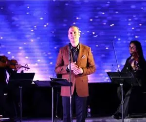 آواز پر طمطراق /علیرضا قربانی با خنده های تو از این فاصله کشت شیخ های دوبی را لرزوند