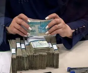 حقوق کدام گروه از کارمندان قرار است افزایش یابد؟