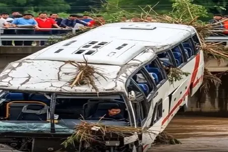 معماری طبیعت؛ راننده اتوبوس اشهدشو جلو چشم ملت خوند