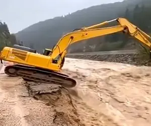 معماری طبیعت؛ بیل مکانیکی دراز کشید