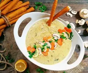 آموزش آشپزی؛ 2 تا تکنیک واسه خوشمزه تر شدن سوپ شیر