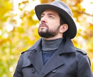 عکس زیبا از بهرام رادان در یکی از بام های تهران!