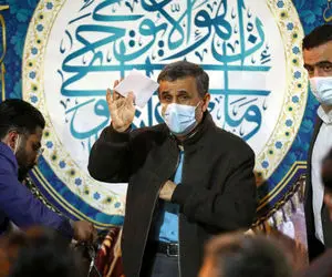 احمدی‌نژاد: امروز باید ۴۰ دلار یارانه نقدی پرداخت کنند