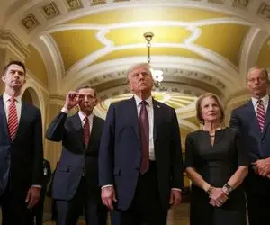 ترامپ در نخستین روز تصدی ریاست جمهوری ۱۰۰ فرمان صادر می‌ کند