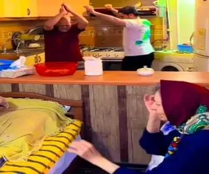 آواز محلی؛ پسر به پدرومادربزرگش سر زد از ذوق دیدنش زدن و رقصیدن دلت میره برا خنده شون