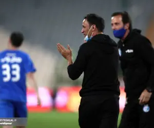 پرسپولیس با وزیر صدرنشین شد، استقلال با تاکتیک؟!