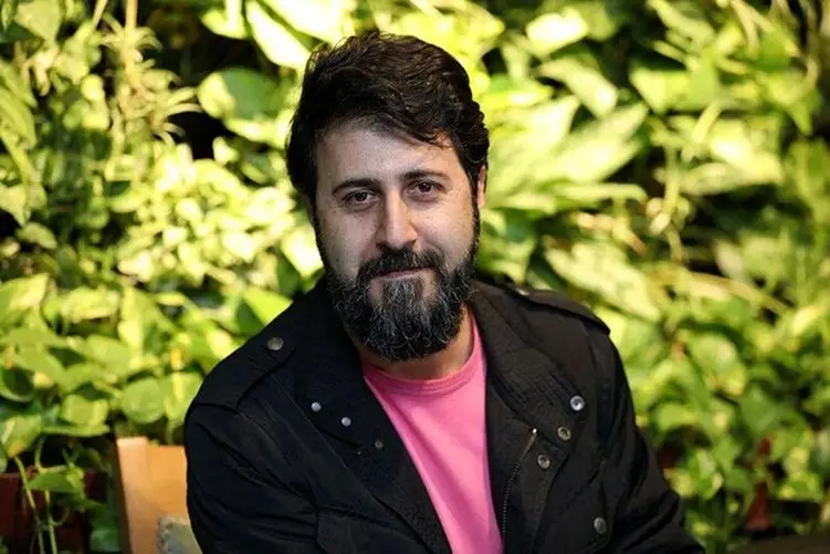 آواز شاد؛ حاجی عبداللهی آهنگ Calm Down رو جوری خوند که خواننده اش بشنوه خودشو میکشه
