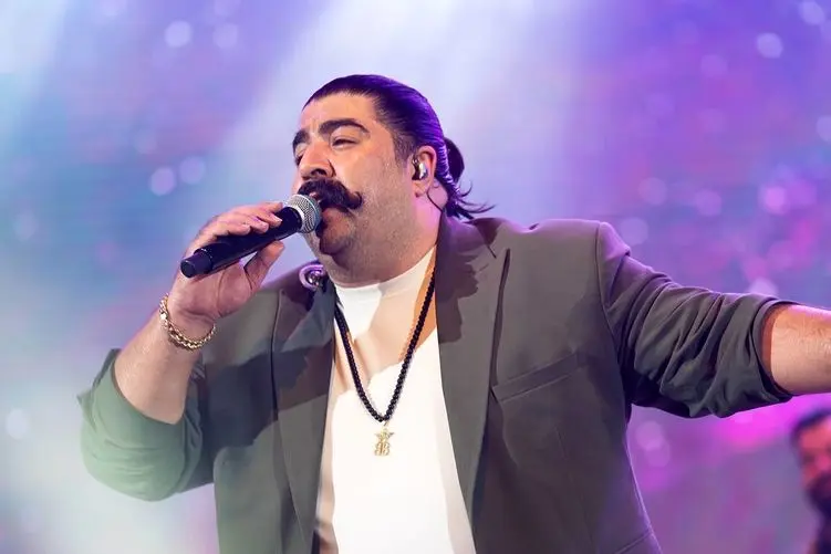 آواز پرهیاهو؛ بهنام بانی بگو کجای این شهری خوند سالن با چرا بچه شدی جوابشو رو داد