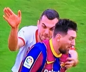 فرار مسی از پس‌گردنی و کف گرگی!