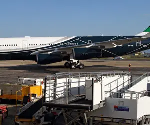 این شما و این هم هواپیمای 2400 میلیاردی قذافی!