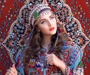 آواز محلی؛ آواز دشتی لوت و عریان از ایرج بسطامی که به زیبایی تمام تو صحرا میخونه