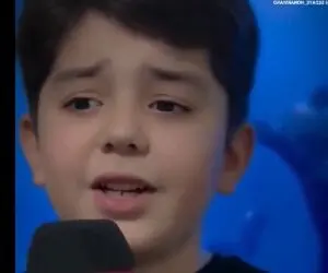 آواز احساسی؛ پسرک نیم وجبی با چه ابهتی آهنگ فریدون آسرایی آهای خوشگل عاشق رو میخونه