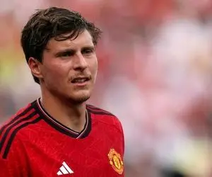 تن هاخ اجازه جدایی به یک مدافع نمی دهد