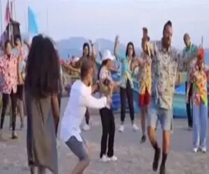آواز شاد؛ امیر جعفری تو آمریکا رقص داش اسمال میره فرنگیا فر خوردن هی میگن واو