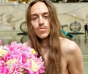 (عکس) استایل متفاوت تامی کَش در هفته مد پاریس