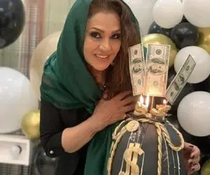 نسرین مقانلو با کیک تولد دلاری اش سوپرایز شد!