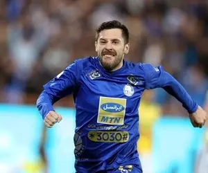 مدافع کروات استقلال در راه تهران