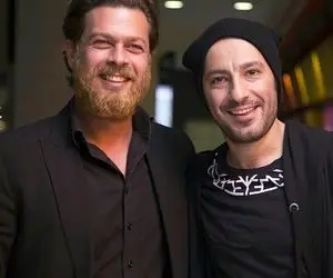 عکس لو رفته از پژمان بازغی و نوید محمدزاده در پارتی مختلط