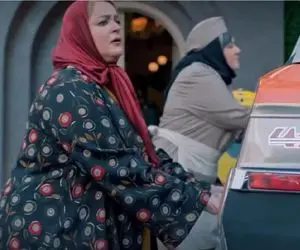 سکانس خندان؛ نعیمه نظام دوست با نگه داشتن ماشین و لوتی حرفیدنش همه رو روده بر کرد