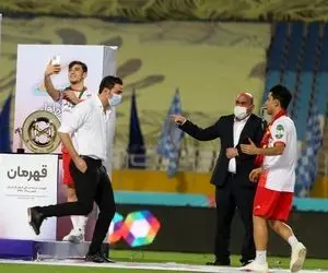 آذری نکونام را با خود می برد؟