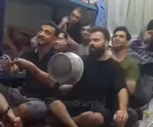 آواز شاد؛ وقتی پسرا از جو خوابگاشون رونمایی میکنن نشستن مینی بوس کمک راننده رو نگاه