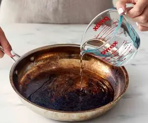 ترفندهای خانگی؛ قابلمه جزغاله شده رو چطور تمیز کنیم؟