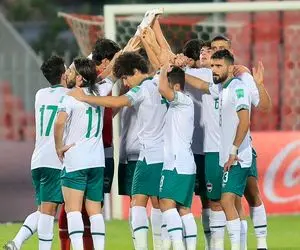 بازیکنان تیم ملی عراق شروع به کری خوانی کردند