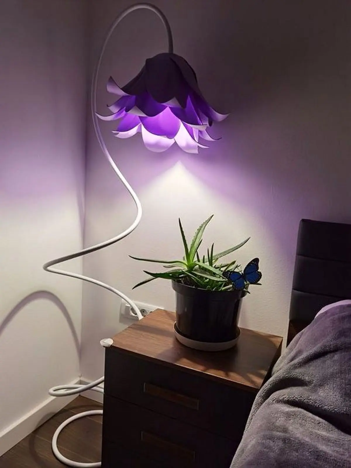 purple-theme-bedroom-decoration-03