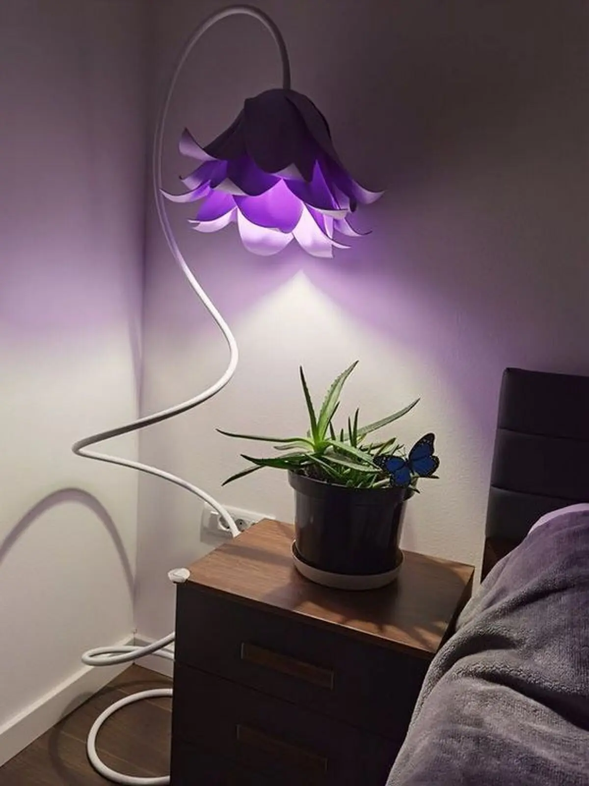 purple-theme-bedroom-decoration-03