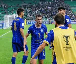 کارشناسی دو صحنه جنجالی استقلال - السد/ استقلال باید 10 نفره می‌شد؟؛ گل سالم بود؟