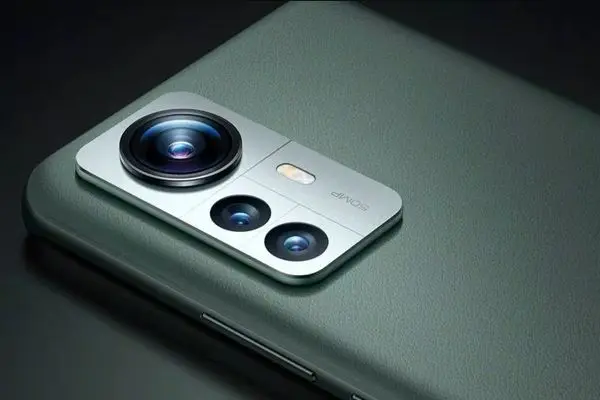 Xiaomi 12, Xiaomi 12 Pro, and Xiaomi 12X flagship phones officially launched