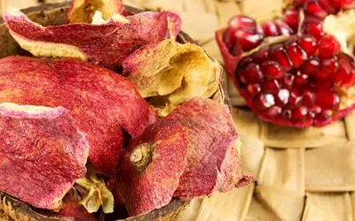 پاییزه و فصل انار، اما پوستش رو دور نریز باهاش بمب سلامت پوست و مو بساز 