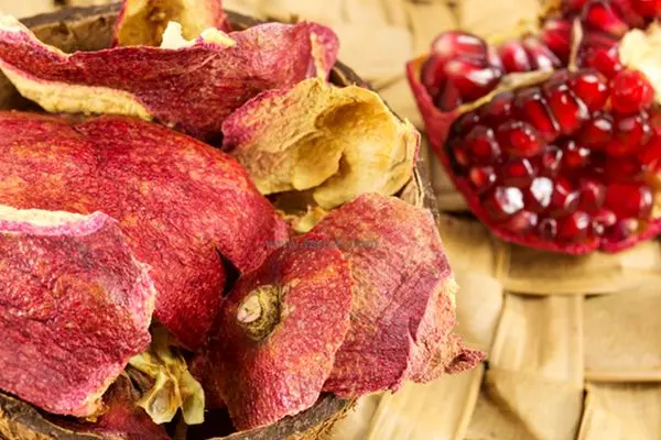 پاییزه و فصل انار، اما پوستش رو دور نریز باهاش بمب سلامت پوست و مو بساز 